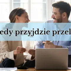 Para analizować księgowanie Santander, para sprawdza rachunki i laptopa, zastanawiając się, kiedy przyjdzie przelew.