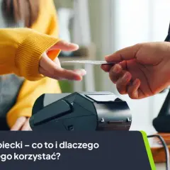 Płatność kartą zbliżeniową. Kredyt kupiecki ułatwia transakcje, sprawdzając, czy warto z niego skorzystać.