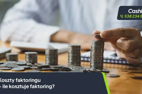 Faktoring co to? Ręka układa monety w słupki, symbolizując koszty faktoringu. Sprawdź, ile kosztuje faktoring.