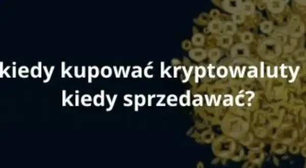 Drzewo pełne złotych monet symbolizuje inwestycje. Tekst pyta: kiedy kupować kryptowaluty a kiedy sprzedawać?