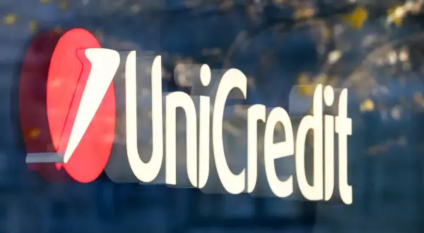 Logo UniCredit. Czy UniCredit jest bezpieczny? To pytanie zadaje sobie wielu klientów banku.
